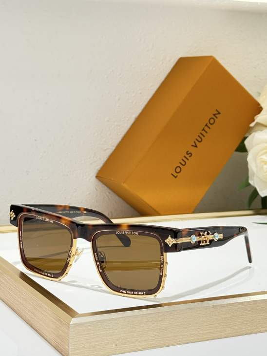 Picture of Louis Vuitton Sunglasses _SKUfw76769761fw
